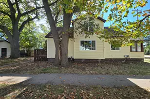 1752 Wood St, Muskegon, MI 49442 - Photo 36