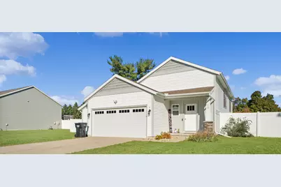825 Amber Ridge Dr Drive SW, Byron Center, MI 49315 - Photo 2