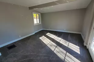 913 N Monroe Street SE, Lowell, MI 49331 - Photo 8