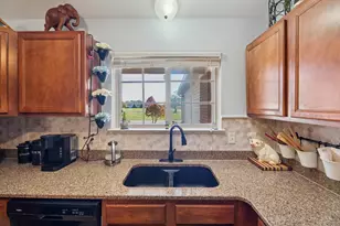4738 Summer Ridge Dr, Howell, MI 48843 - Photo 14
