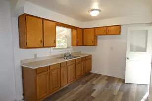 1027 Superior St, Benton Harbor, MI 49022 - Photo 10