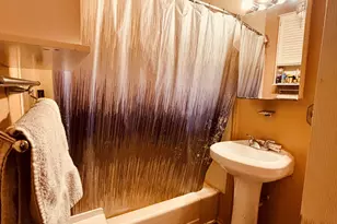 1079 Hurd Ave, Benton Harbor, MI 49022 - Photo 8