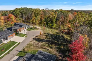 6562 Round Hill Ct SE, Grand Rapids, MI 49546 - Photo 4