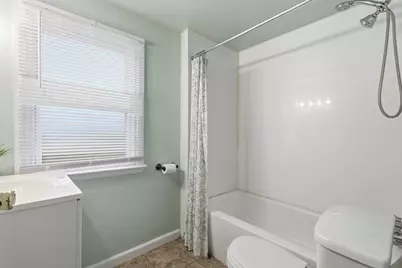 314 W Muir Avenue, Hazel Park, MI 48030 - Photo 4