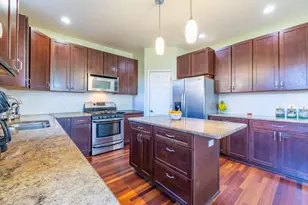 404 Stryker St, South Lyon, MI 48178 - Photo 2