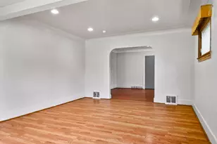 44 Euclid Ave, Pontiac, MI 48342 - Photo 10