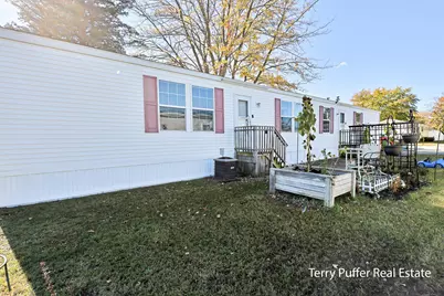 796 Strawberry Lane, Muskegon, MI 49442 - Photo 16