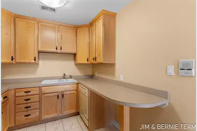 17 W 10th Street #420, Holland, MI 49423 - Photo 24