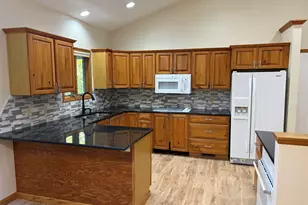 9114 N Riverview Dr, Kalamazoo, MI 49004 - Photo 10