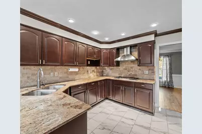 28043 New Bedford Drive, Farmington Hills, MI 48334 - Photo 18