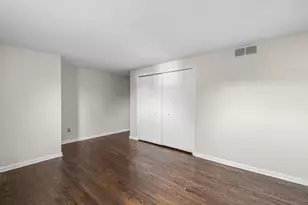 28043 New Bedford Dr, Farmington Hills, MI 48334 - Photo 32