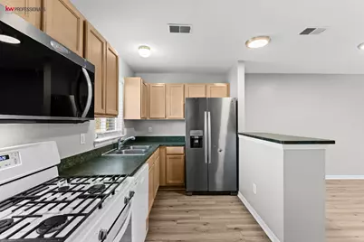 23348 Redman Court, Trenton, MI 48183 - Photo 4