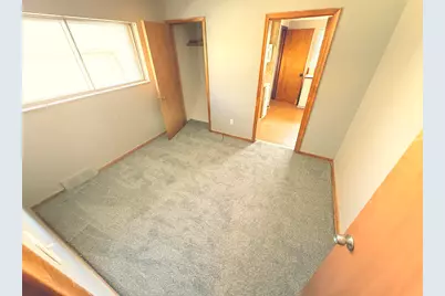 16475 E 8 Mile Road, Eastpointe, MI 48021 - Photo 8