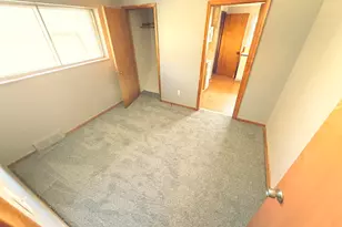 16475 E Eight Mile Rd, Eastpointe, MI 48021 - Photo 8