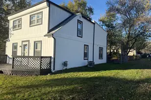 22851 Colgate St, Farmington, MI 48336 - Photo 2