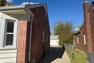 16767 Lincoln Ave, Eastpointe, MI 48021 - Photo 2