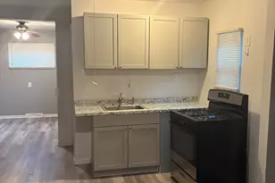 1321 Applewood Ave, Lincoln Park, MI 48146 - Photo 2
