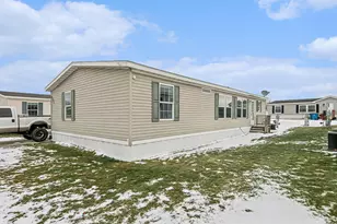 4335 Tavistock Dr, Wayland, MI 49348 - Photo 2