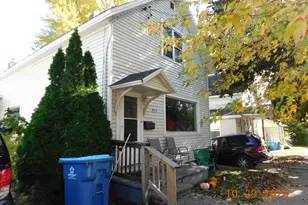 913 Kosciusko St, Manistee, MI 49660 - Photo 2