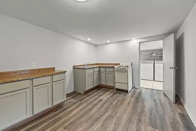 411 Hinckley Boulevard, Jackson, MI 49203 - Photo 4