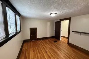 329 S Clemens Ave, Lansing, MI 48912 - Photo 6