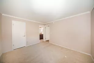 275 Briarcrest Dr, Ann Arbor, MI 48104 - Photo 8