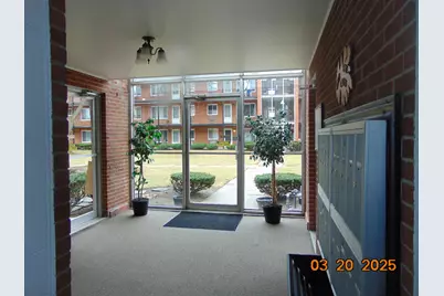2915 W 13 Mile Road #308, Royal Oak, MI 48073 - Photo 4