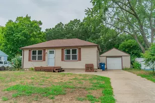 215 S Fruitport Rd, Spring Lake, MI 49456 - Photo 2