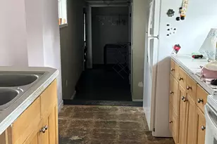 1035 Eastward St, Alma, MI 48801 - Photo 4