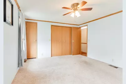 109 Cadgewith E, Lansing, MI 48906 - Photo 12