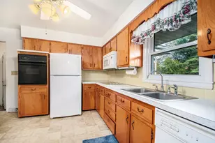 570 Invicta Dr, Niles, MI 49120 - Photo 8