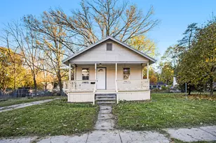 61 Harris Ave, Battle Creek, MI 49037 - Photo 2