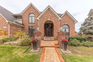 50045 Standish Ct, Plymouth, MI 48170 - Photo 4