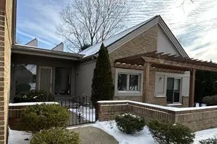 2225 Chaucer Ct, Ann Arbor, MI 48103 - Photo 2