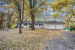 1280 Westlake Woods Dr, Battle Creek, MI 49037 - Photo 2