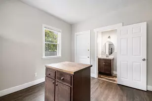 835 Bates St SE, Grand Rapids, MI 49506 - Photo 10