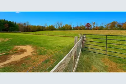 4314 W Hickory Road, Hickory Corners, MI 49060 - Photo 4