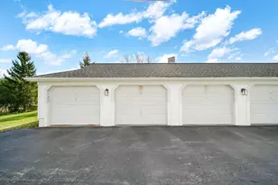 759 W Barrington Cir, Jackson, MI 49203 - Photo 4