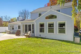 2526 Birchcrest Dr SE, Grand Rapids, MI 49506 - Photo 38