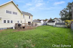 1044 Van Buren Ave NW, Grand Rapids, MI 49504 - Photo 26