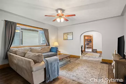 1044 Van Buren Avenue NW, Grand Rapids, MI 49504 - Photo 4