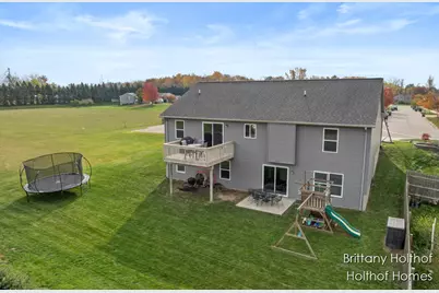 5885 Farmview Drive, Allendale, MI 49401 - Photo 4