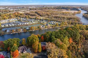 419 River Run Dr, Saint Joseph, MI 49085 - Photo 2