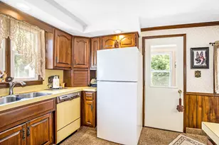 96 E Waterloo St NW, Casnovia, MI 49318 - Photo 8