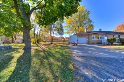 655 E Ellis Road, Norton Shores, MI 49441 - Photo 4