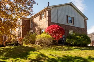 6222 Pepper Hill St, West Bloomfield, MI 48322 - Photo 2