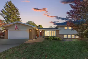 48102 W Mckean Dr, New Buffalo, MI 49117 - Photo 1