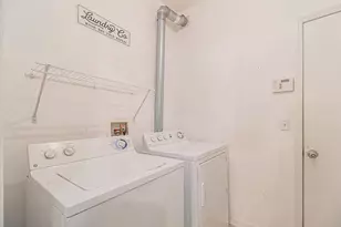 8104 Addington Dr, Commerce Township, MI 48390 - Photo 12