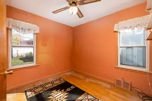 1042 Champaign Rd, Lincoln Park, MI 48146 - Photo 14