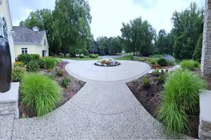 6029 Hillsborough Ct SW, Grandville, MI 49418 - Photo 4